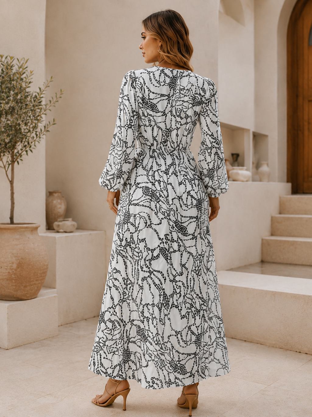Bruna — Vestido midi con cuello en V